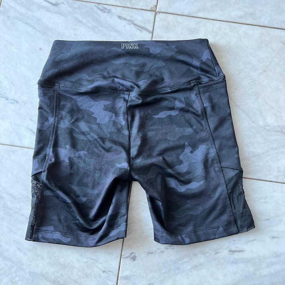 Victoria's Secret PINK - Biker Shorts - Camo